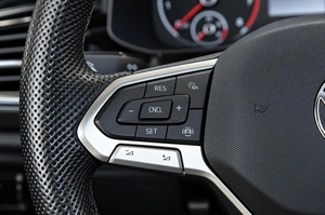 Лифтбек Volkswagen Polo 2021 года, 1829000 рублей, Челябинск