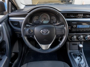 Седан Toyota Corolla 2014 года, 1429000 рублей, Саратов