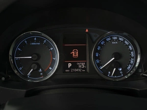 Седан Toyota Corolla 2013 года, 1050000 рублей, Омск