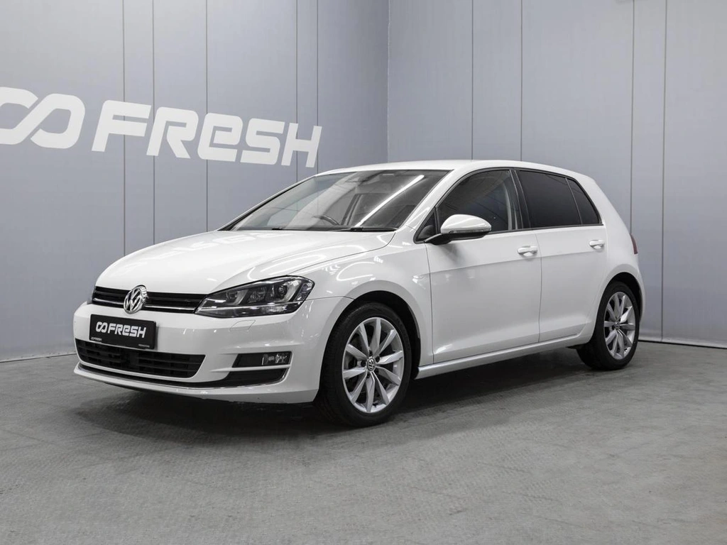 Хетчбэк Volkswagen Golf 2014 года, 1380000 рублей, Омск