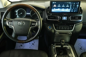 Внедорожник Toyota Land Cruiser 2017 года, 6489000 рублей, Омск