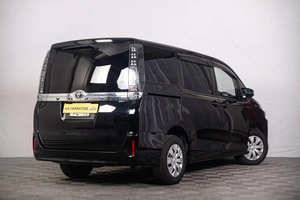 Минивэн Toyota Voxy 2015 года, 1699000 рублей, Томск