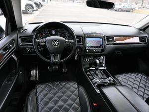 Внедорожник Volkswagen Touareg 2016 года, 3325000 рублей, Волгоград