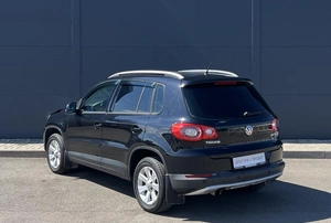 Внедорожник Volkswagen Tiguan 2010 года, 1070000 рублей, Солонцы