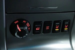 Пикап Nissan Navara 2013 года, 2098000 рублей, Солонцы
