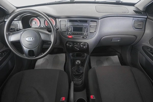 Седан Kia Rio 2010 года, 639000 рублей, Кемерово