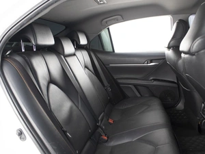 Седан Toyota Camry 2018 года, 2870000 рублей, Омск