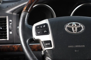 Внедорожник Toyota Land Cruiser 2013 года, 4199000 рублей, Новосибирск