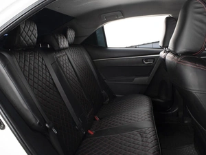 Седан Toyota Corolla 2013 года, 1050000 рублей, Омск