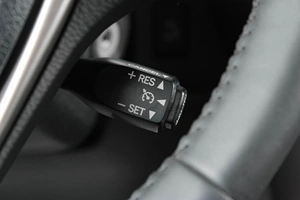 Внедорожник Toyota RAV4 2016 года, 2299000 рублей, Тюмень