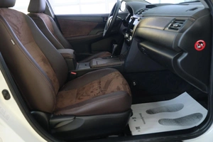 Седан Toyota Camry 2014 года, 1999000 рублей, Омск