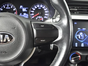 Седан Kia Rio 2018 года, 1378200 рублей, Казань