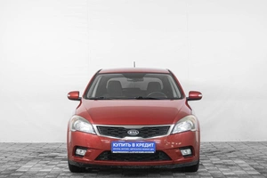 Хетчбэк Kia Ceed 2011 года, 899000 рублей, Кемерово