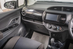 Хетчбэк Toyota Vitz 2018 года, 1069000 рублей, Томск