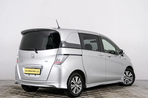 Минивэн Honda Freed 2012 года, 989000 рублей, Красноярск