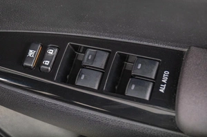 Универсал Toyota Corolla Fielder 2017 года, 1599000 рублей, Томск