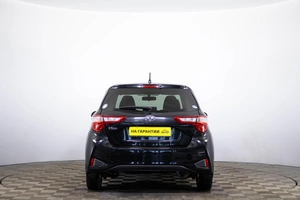 Хетчбэк Toyota Vitz 2017 года, 999000 рублей, Пермь