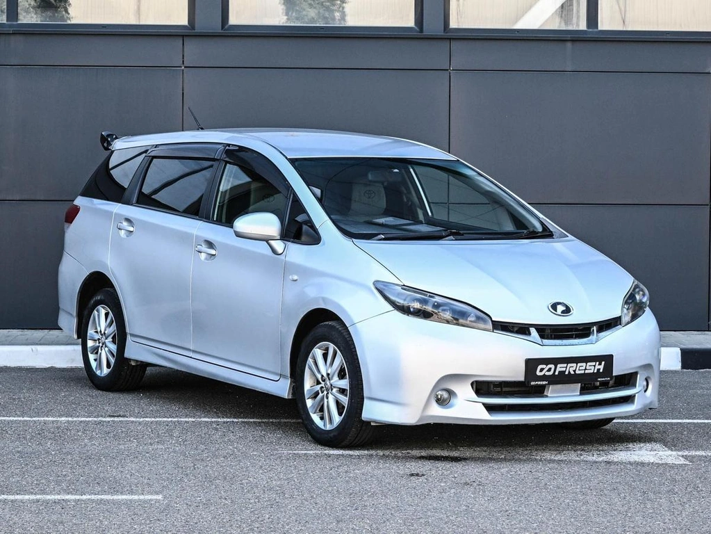 Минивэн Toyota Wish 2010 года, 989000 рублей, Кирилловка