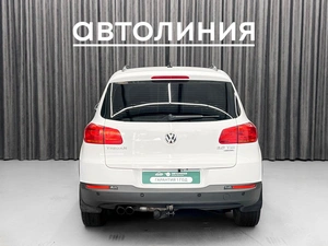 Внедорожник Volkswagen Tiguan 2011 года, 1200000 рублей, Красноярск