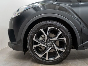 Внедорожник Toyota C-HR 2019 года, 2080000 рублей, Красноярск