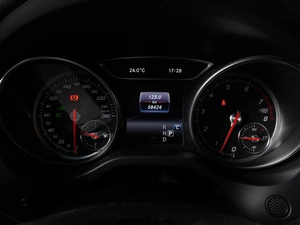 Внедорожник Mercedes-benz GLA-класс 2017 года, 2230000 рублей, Красный Пахарь