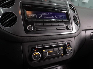 Внедорожник Volkswagen Tiguan 2011 года, 1060000 рублей, Воронеж