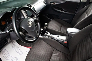 Седан Toyota Corolla 2009 года, 699000 рублей, Сургут