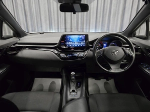Внедорожник Toyota C-HR 2018 года, 2000000 рублей, Красноярск