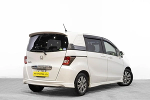 Минивэн Honda Freed 2012 года, 989000 рублей, Барнаул