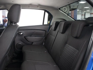 Седан Renault Logan 2015 года, 625000 рублей, Омск