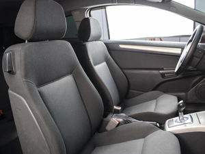 Хетчбэк Opel Astra GTC 2007 года, 535000 рублей, Омск