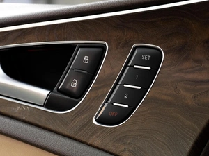 Седан Audi A6 2012 года, 1400000 рублей, Тюмень