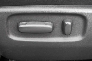 Внедорожник Toyota RAV4 2011 года, 1449000 рублей, Барнаул