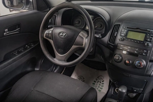 Хетчбэк Hyundai i30 2010 года, 799000 рублей, Томск