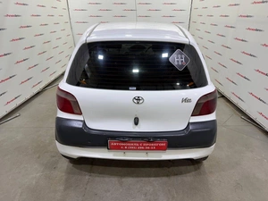 Хетчбэк Toyota Vitz 2000 года, 249000 рублей, Красноярск