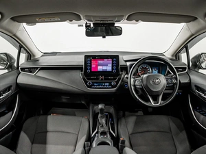 Седан Toyota Corolla 2019 года, 1700000 рублей, Красноярск