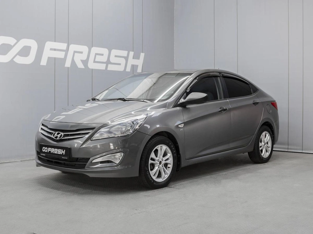 Седан Hyundai Solaris 2014 года, 830000 рублей, Омск