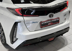 Хетчбэк Toyota Prius PHV 2018 года, 2357000 рублей, Красноярск