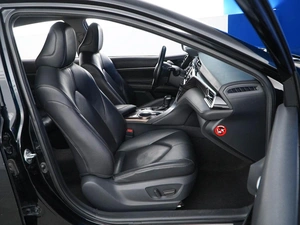 Седан Toyota Camry 2020 года, 2890000 рублей, Москва