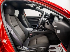 Хетчбэк Mazda 3 2019 года, 1750000 рублей, Красноярск