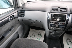 Минивэн Toyota Ipsum 2002 года, 749000 рублей, Красноярск