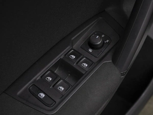 Внедорожник Volkswagen Tiguan 2018 года, 3390000 рублей, Омск