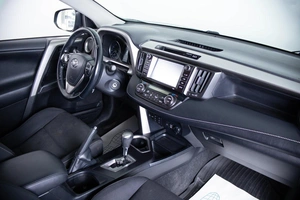 Внедорожник Toyota RAV4 2017 года, 2149000 рублей, Пермь