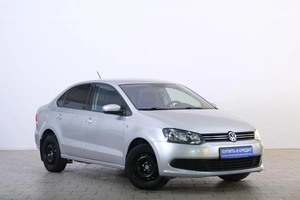 Седан Volkswagen Polo 2014 года, 929000 рублей, Омск