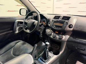 Внедорожник Toyota RAV4 2011 года, 1395000 рублей, Красноярск