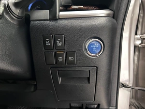 Минивэн Toyota Alphard 2019 года, 4049000 рублей, Красноярск