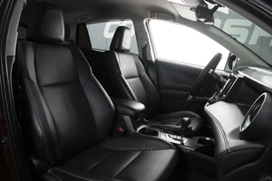 Внедорожник Toyota RAV4 2016 года, 2350000 рублей, Омск