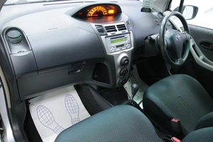 Хетчбэк Toyota Vitz 2008 года, 528000 рублей, Солонцы