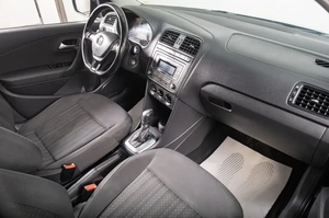 Седан Volkswagen Polo 2016 года, 1159000 рублей, Томск