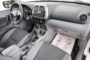 Внедорожник Toyota RAV4 2003 года, 899000 рублей, Красноярск